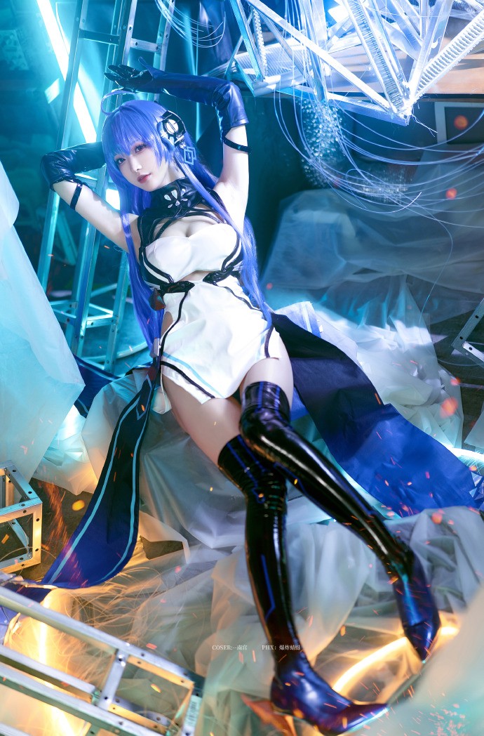 祝各位指挥官元旦快乐~元旦见~~