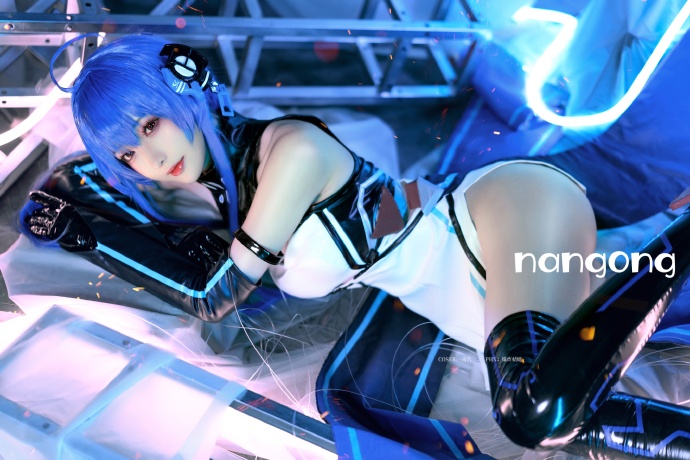 祝各位指挥官元旦快乐~元旦见~~