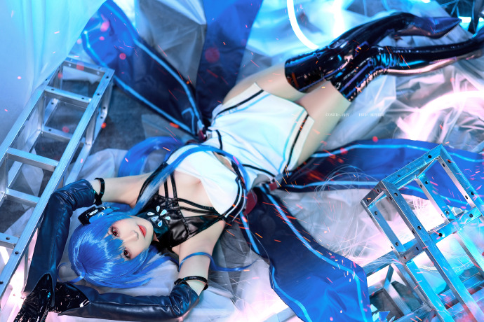 祝各位指挥官元旦快乐~元旦见~~