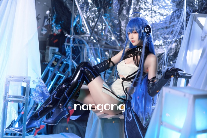 祝各位指挥官元旦快乐~元旦见~~