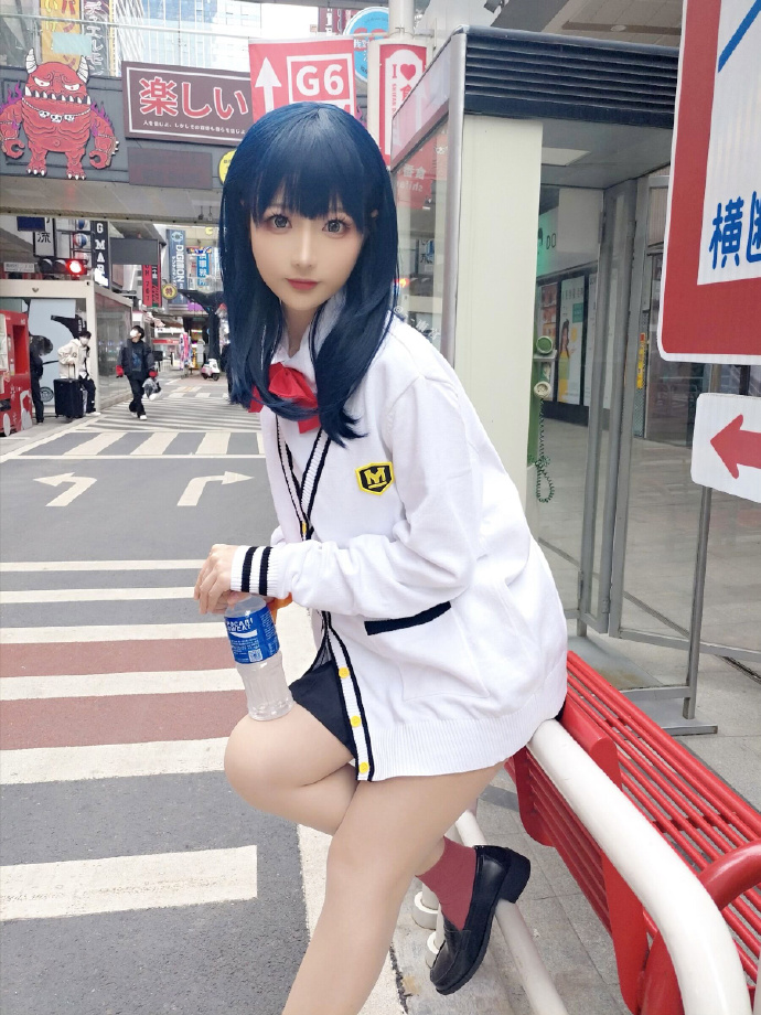 那个,我是宝多六花。