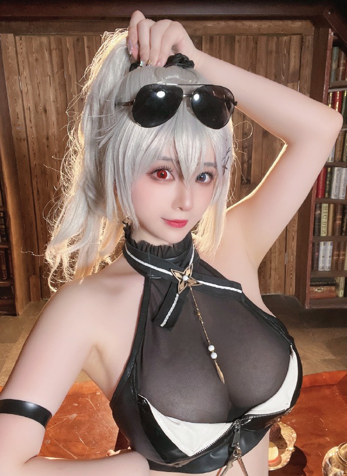 是你的泳装奖励姐嘛～