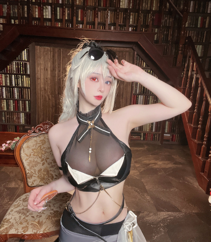 是你的泳装奖励姐嘛～