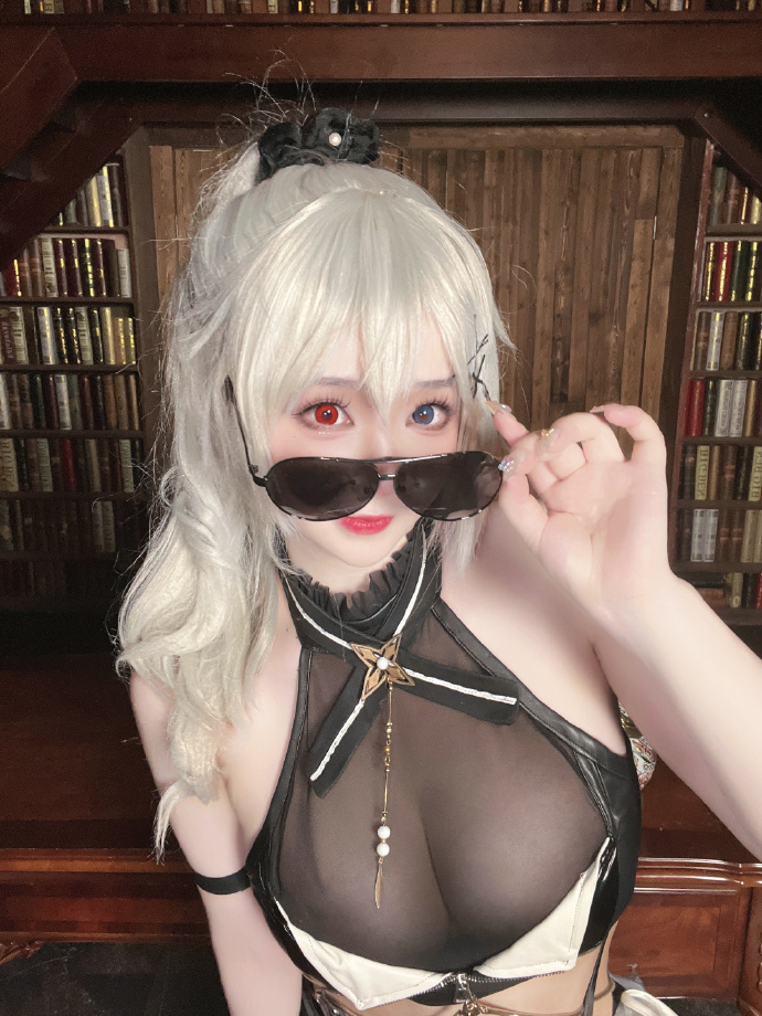 是你的泳装奖励姐嘛～