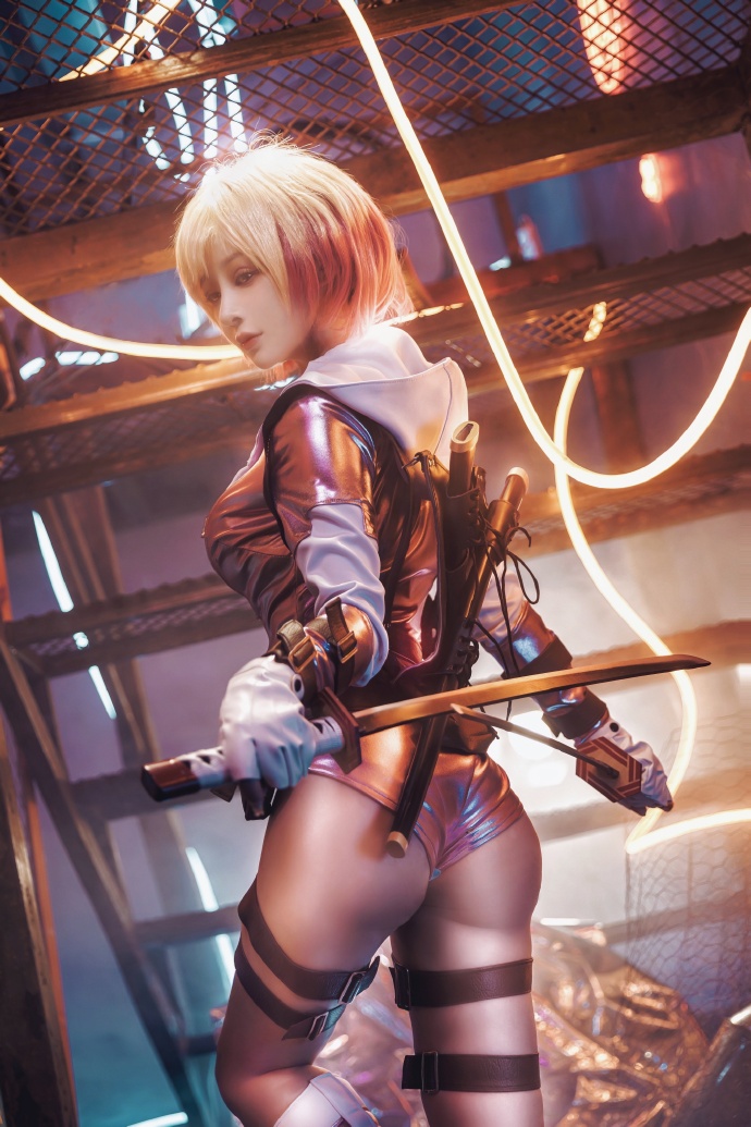 穿梭于真实世界与漫威宇宙的女孩