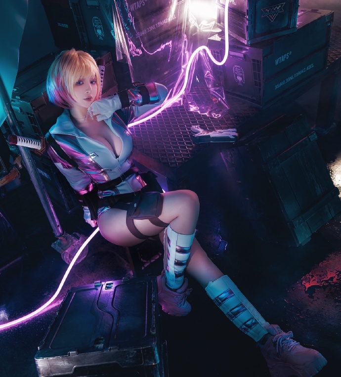 穿梭于真实世界与漫威宇宙的女孩