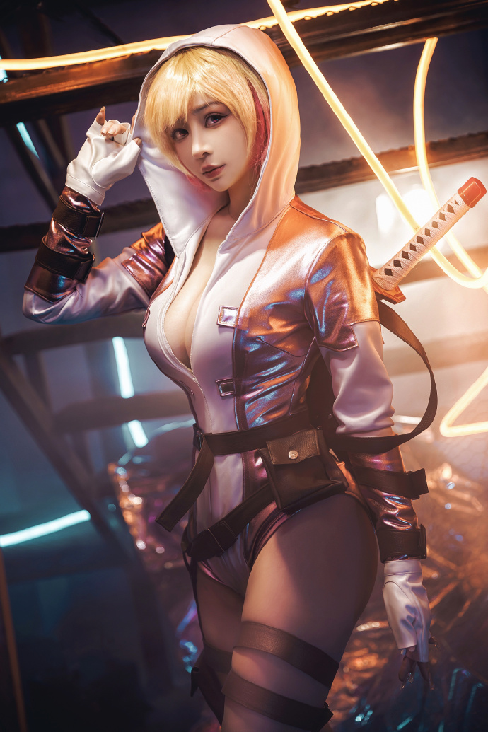 穿梭于真实世界与漫威宇宙的女孩