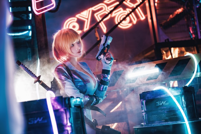 穿梭于真实世界与漫威宇宙的女孩