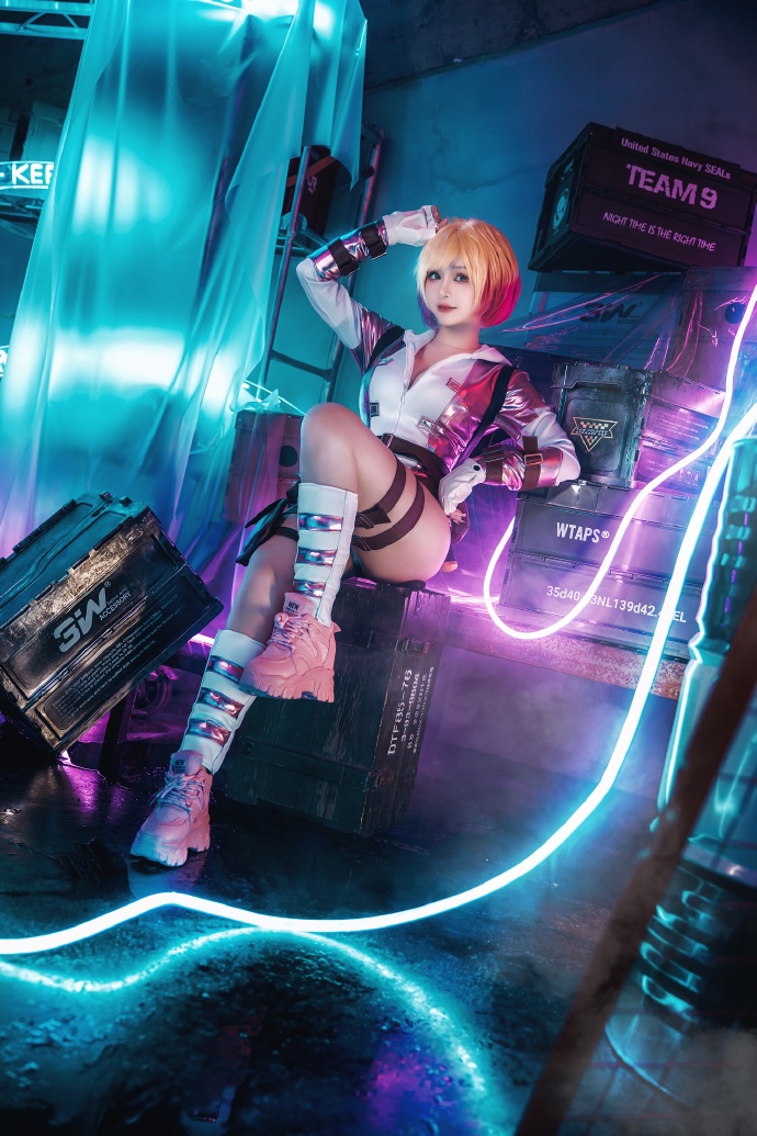 穿梭于真实世界与漫威宇宙的女孩